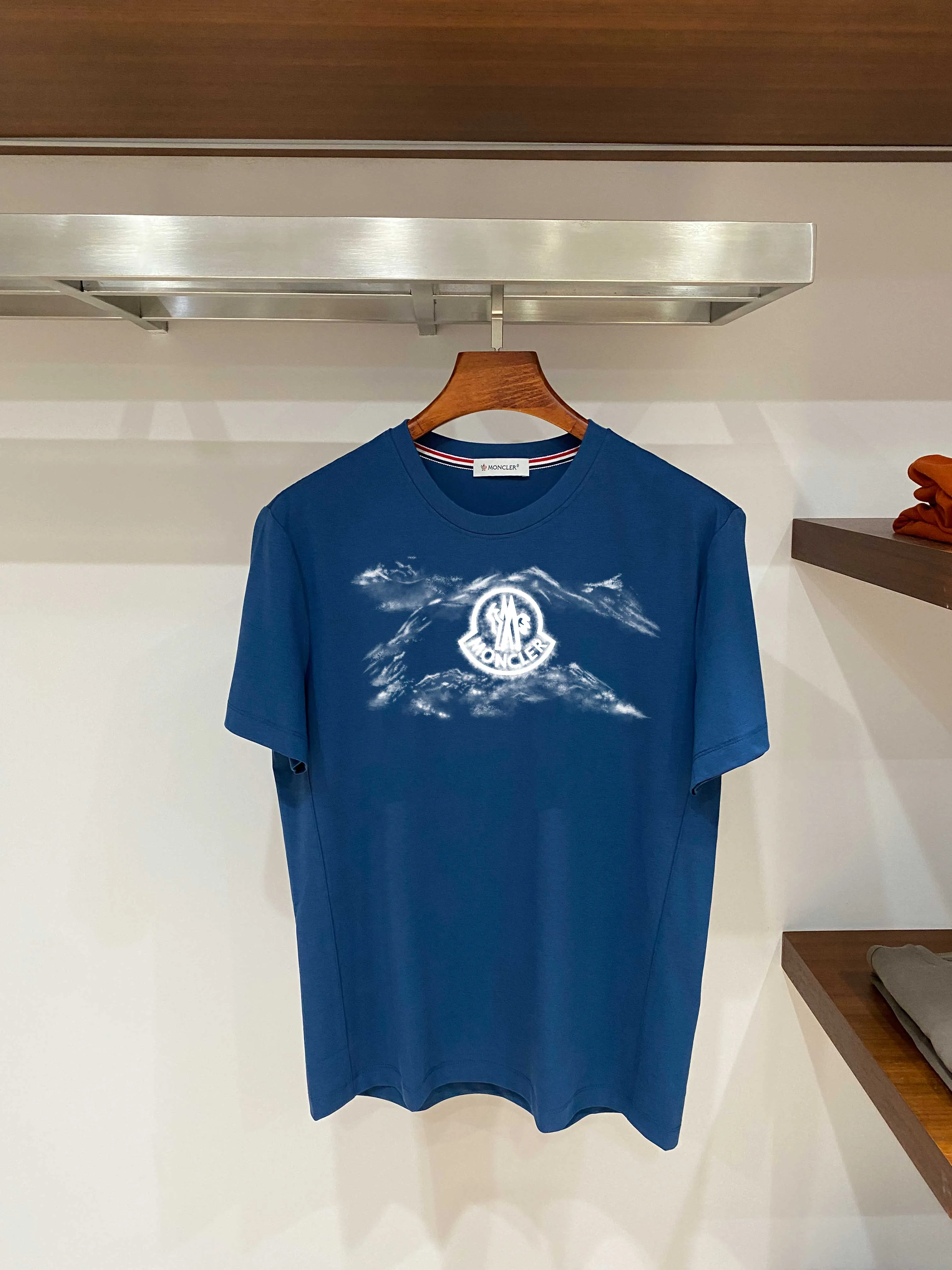 Moncler T 26s New Arrival Supima 210 ， ， + ， ， ， ， ， Breathable， ！ ， ， ，Series ， 5 ， ， 100 ， 1% . Versatile， 。 Breathable， ：White// /Light Green /Khaki / /Black Sizes：M-3XL Size ：178-130 L
